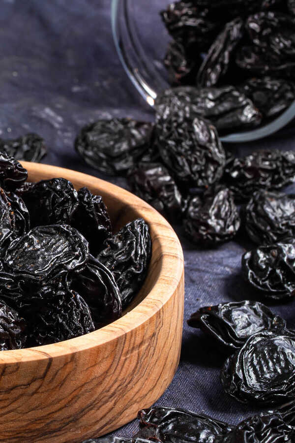 Kuru Siyah Üzüm (1 KG)